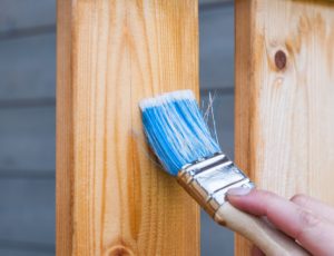 Holzpferd streichen Farbe Lasur Anstrich